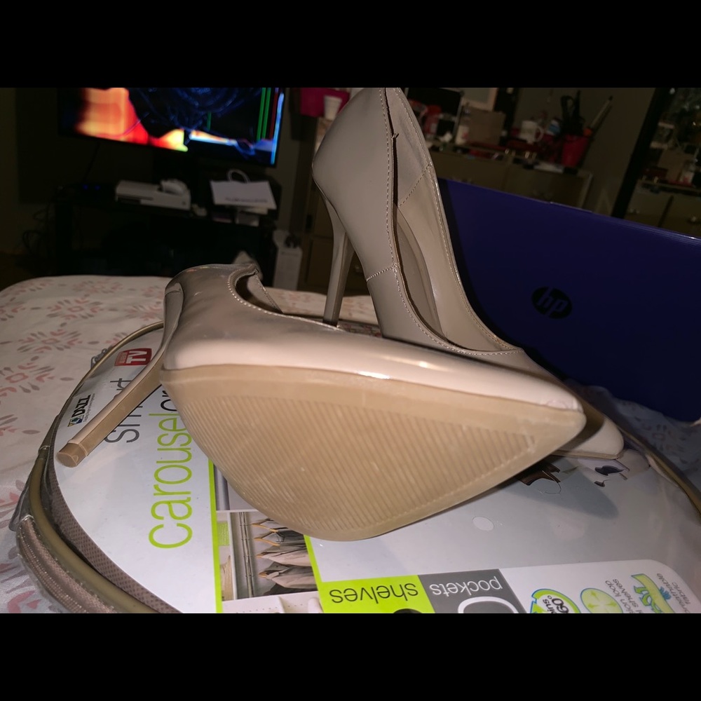 Heels - Picture 3 of 3
